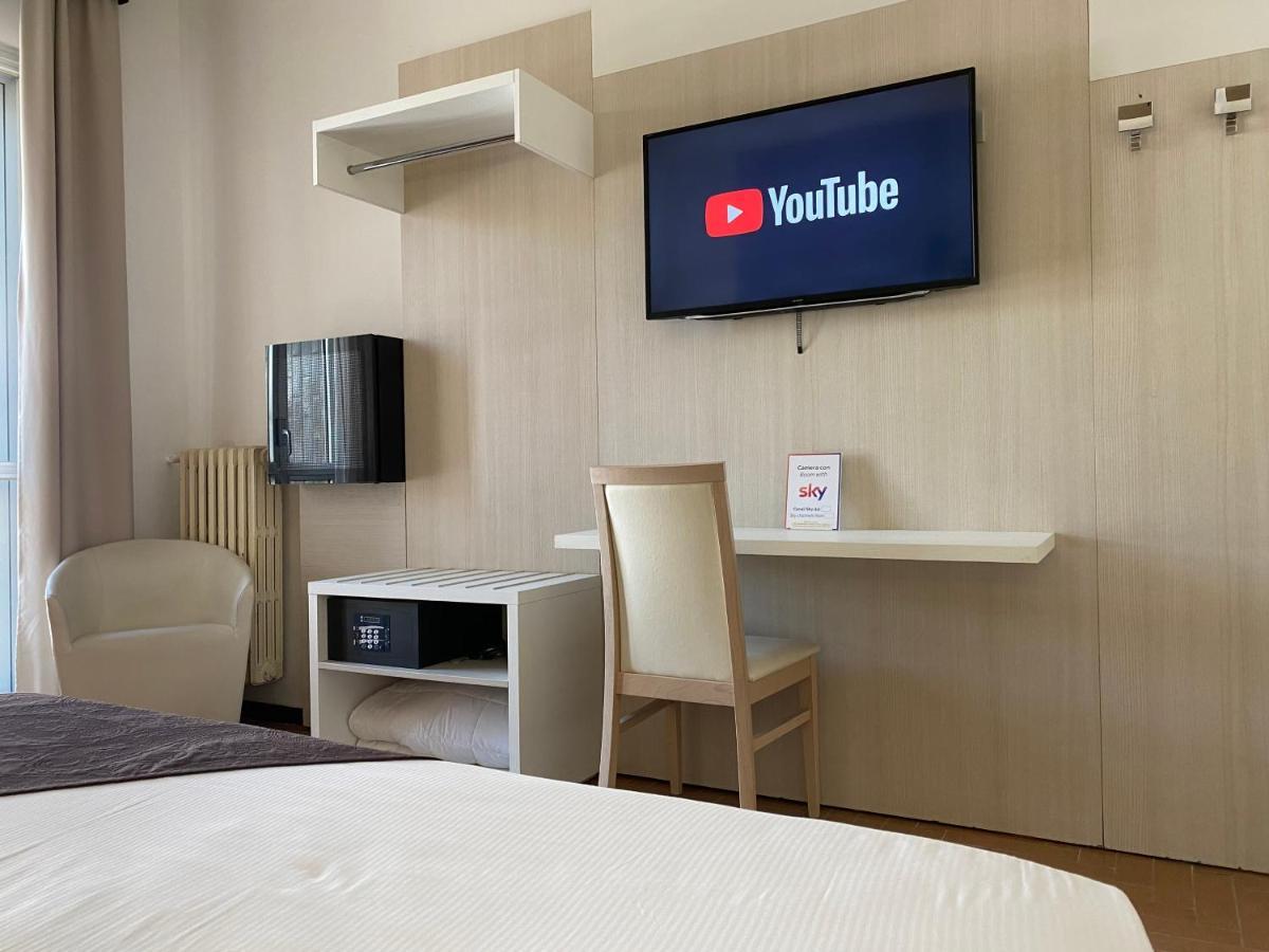 Hotel Ristorante Novara Expo Bareggio Екстер'єр фото