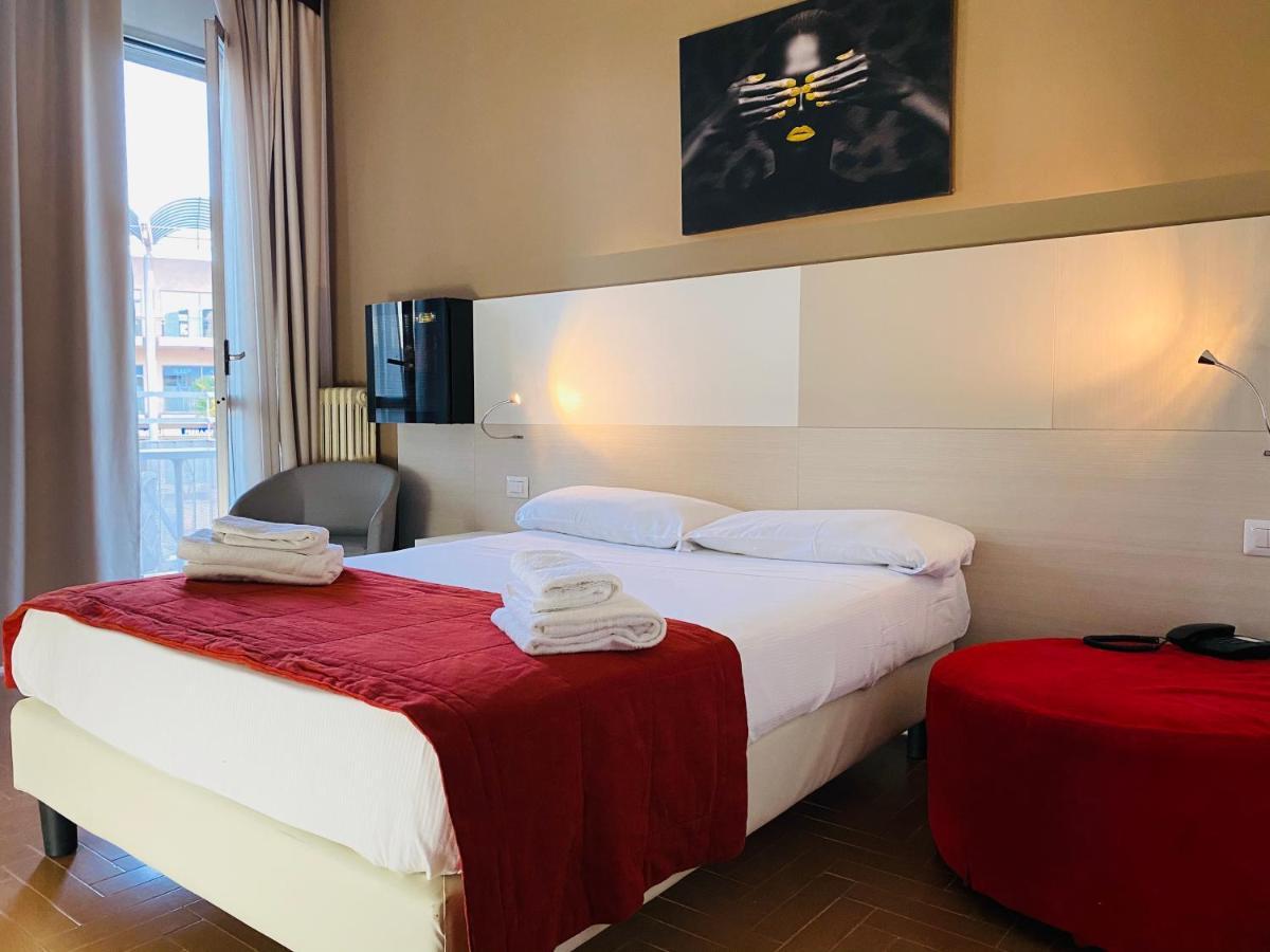 Hotel Ristorante Novara Expo Bareggio Екстер'єр фото