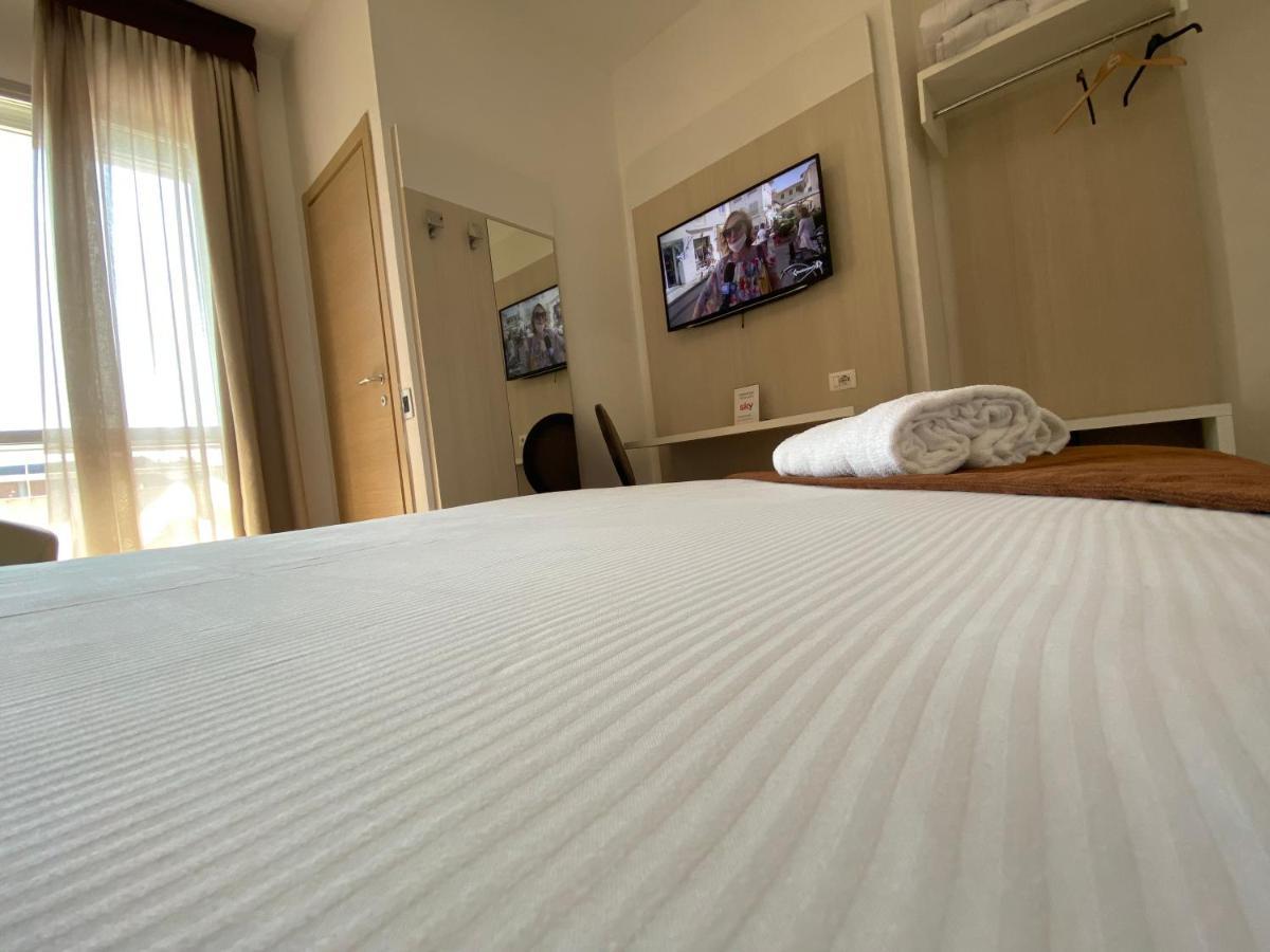 Hotel Ristorante Novara Expo Bareggio Екстер'єр фото