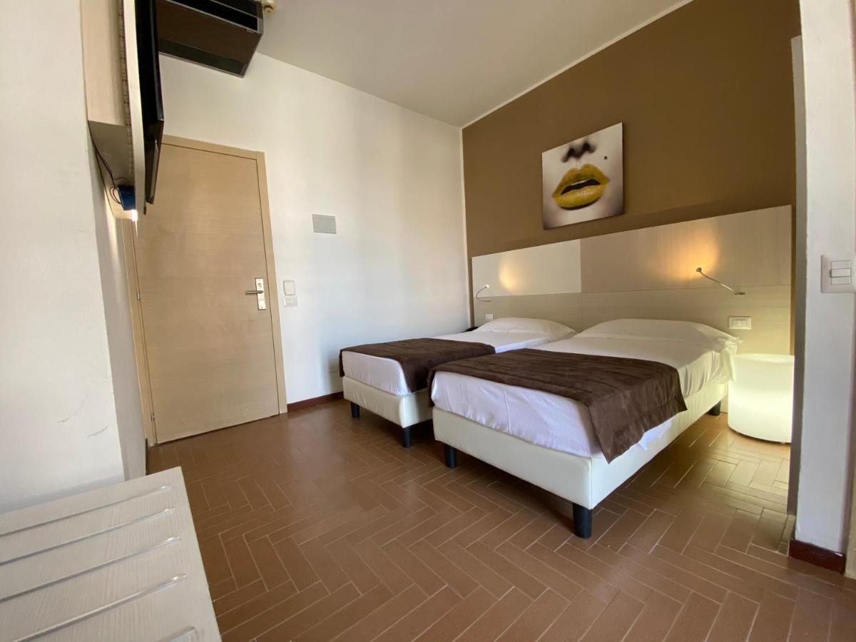 Hotel Ristorante Novara Expo Bareggio Екстер'єр фото