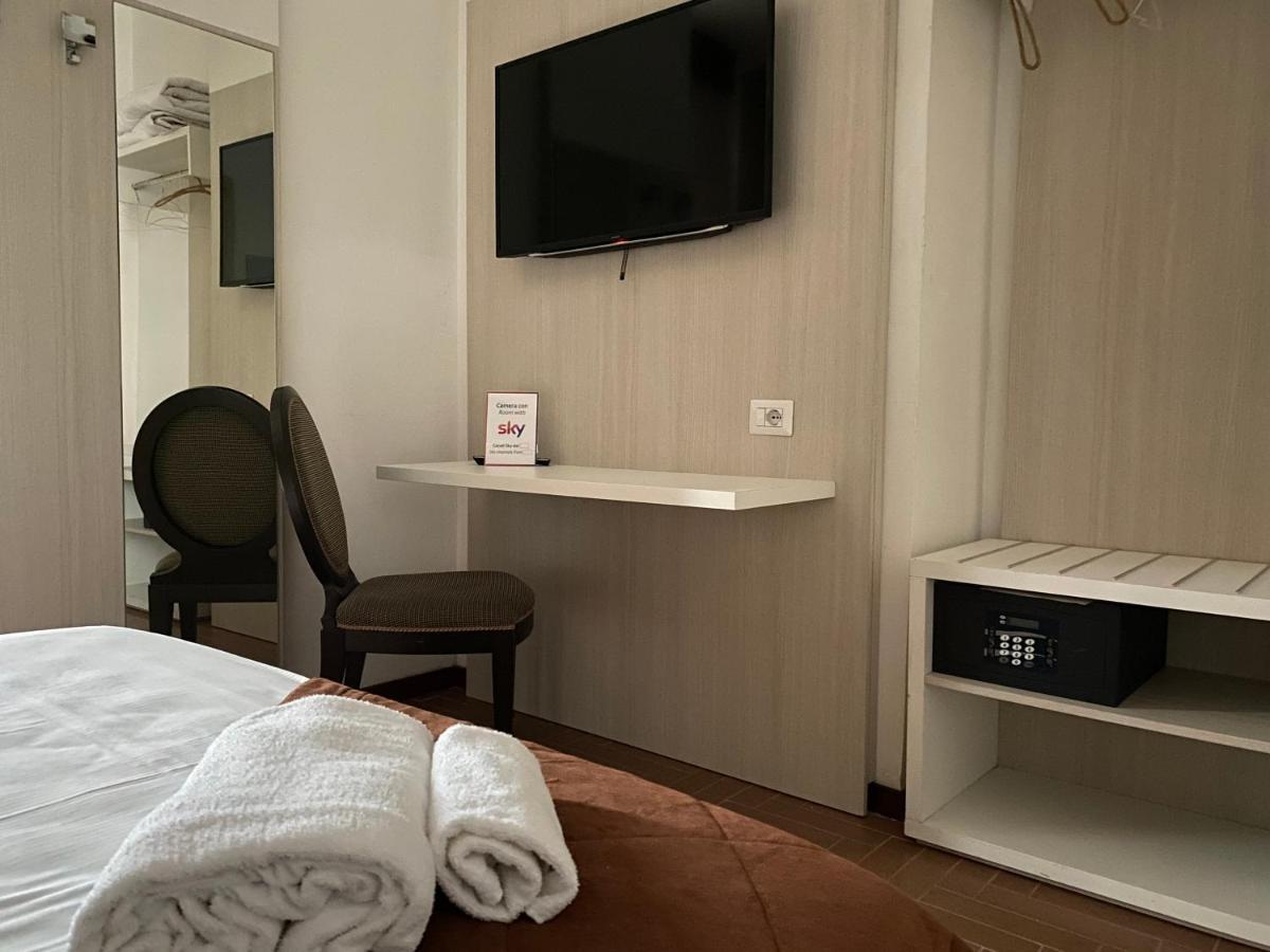 Hotel Ristorante Novara Expo Bareggio Екстер'єр фото