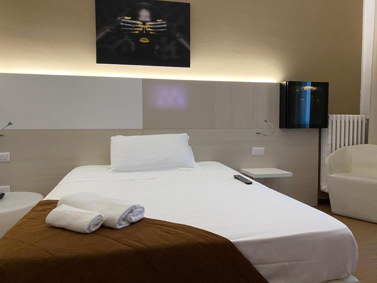 Hotel Ristorante Novara Expo Bareggio Екстер'єр фото