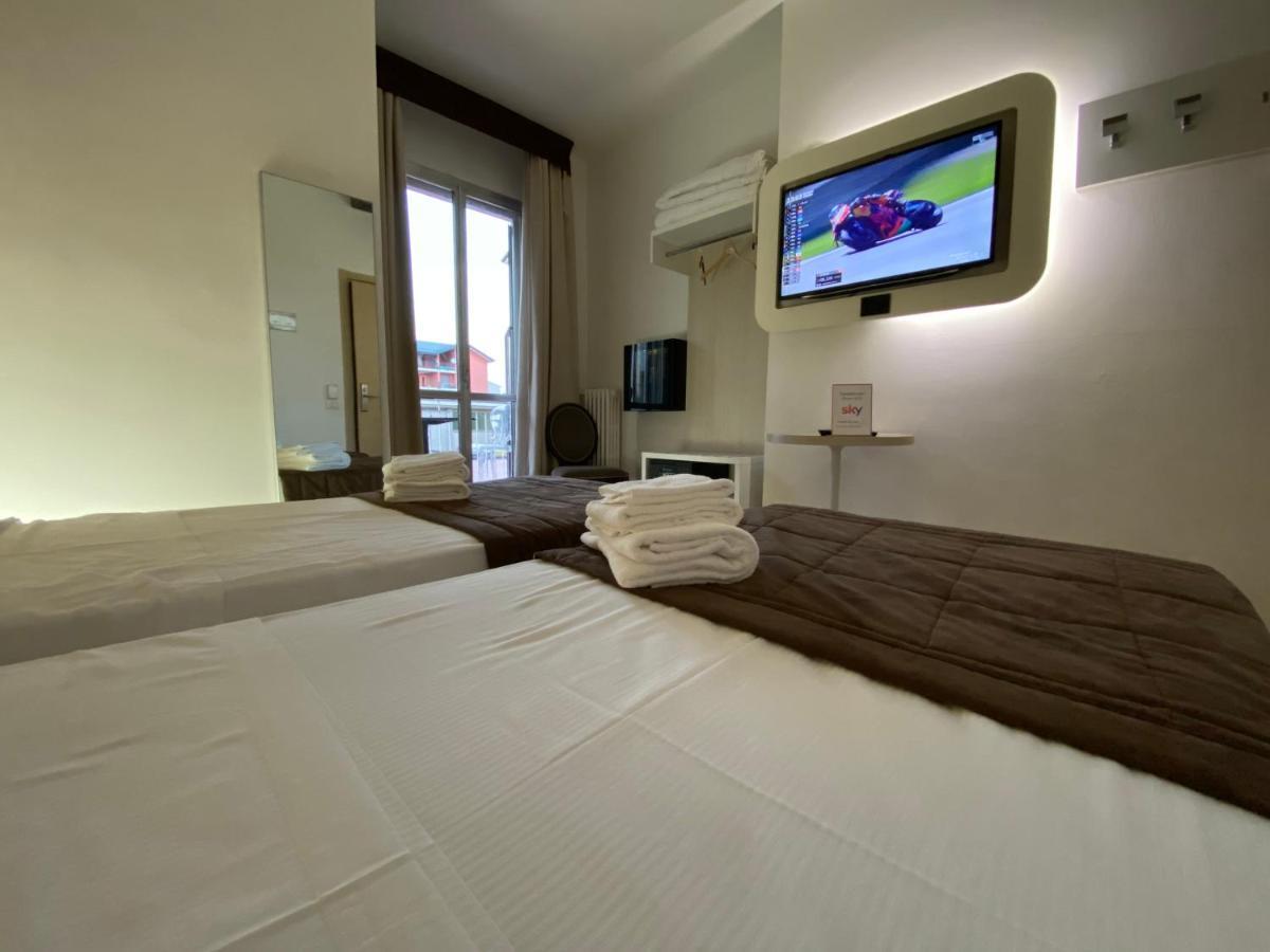 Hotel Ristorante Novara Expo Bareggio Екстер'єр фото