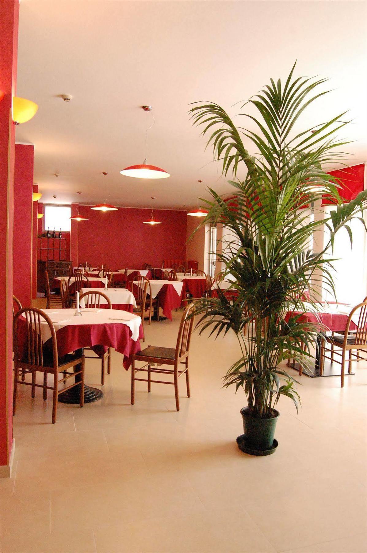 Hotel Ristorante Novara Expo Bareggio Екстер'єр фото