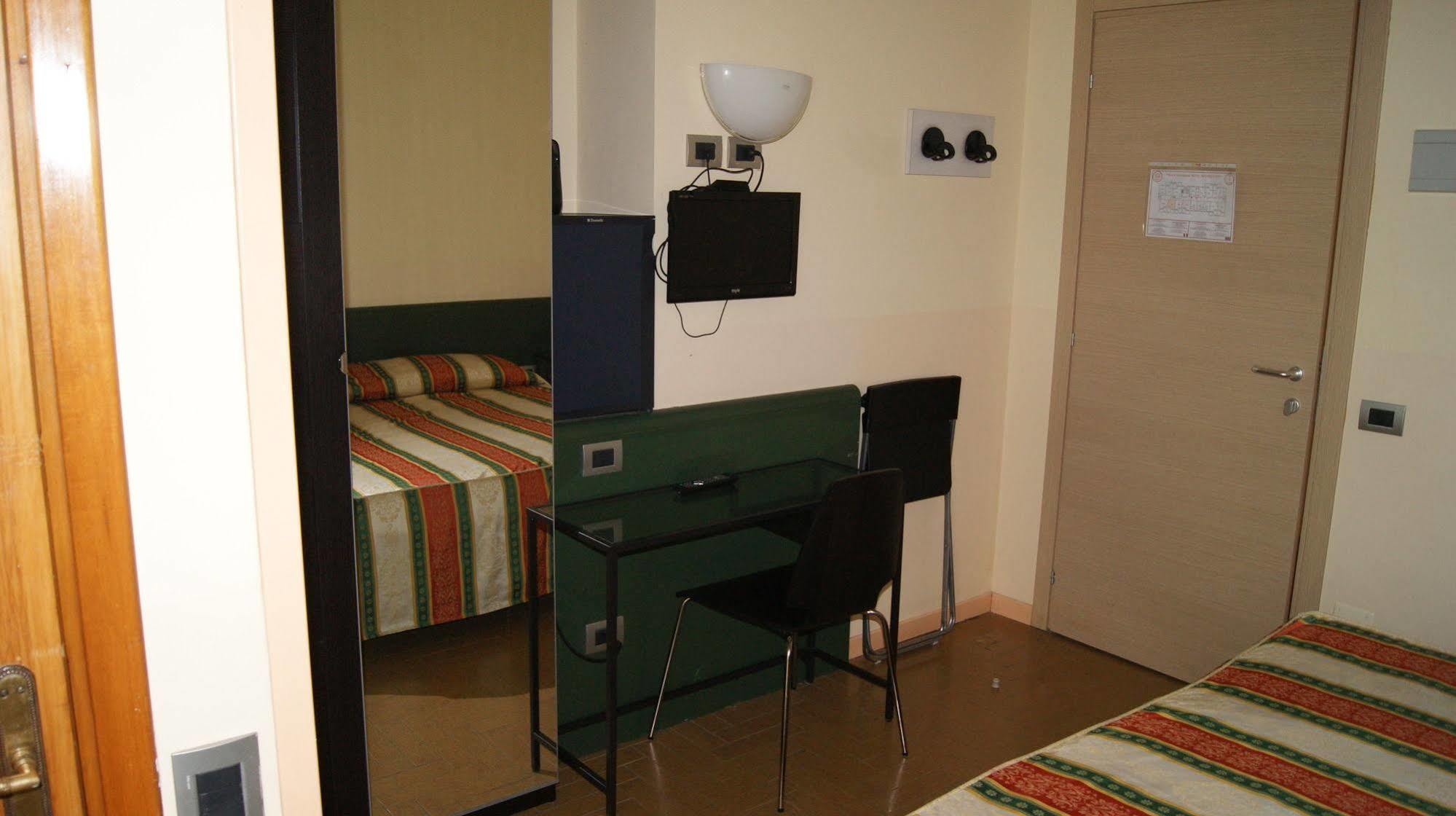Hotel Ristorante Novara Expo Bareggio Екстер'єр фото
