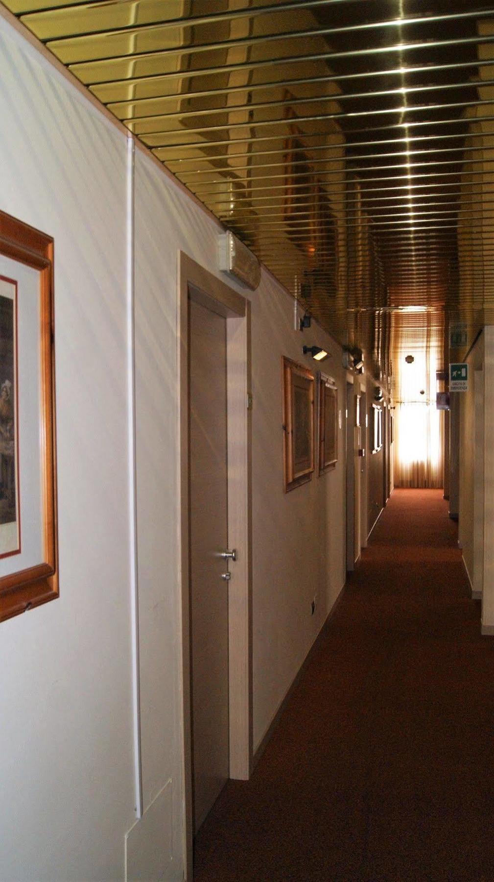 Hotel Ristorante Novara Expo Bareggio Екстер'єр фото